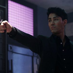 Foto Entre a Lei e o Salto Alto