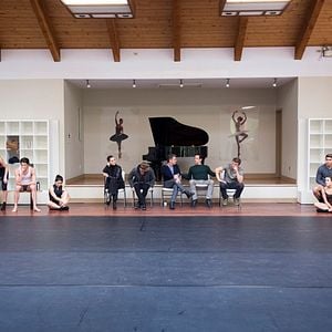 Foto Sob a Luz da Fama: Acampamento de Dança