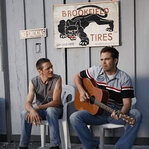 Foto Noite de Sábado em Small Town