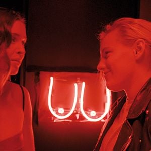 Foto Below Her Mouth