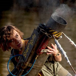 Foto Allisyn Ashley Arm