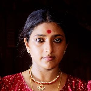 Foto Uma Mulher e Dois Homens