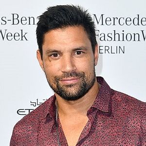 Foto Manu Bennett