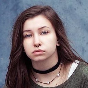 Foto Katelyn Nacon