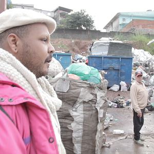 Foto Abrindo o Armário