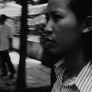 Foto Objeto Misterioso ao Meio-Dia