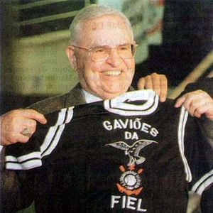 Foto Coragem! As Muitas Vidas do Cardeal Paulo Evaristo Arns