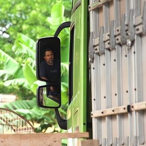 Foto Para Além da Curva da Estrada