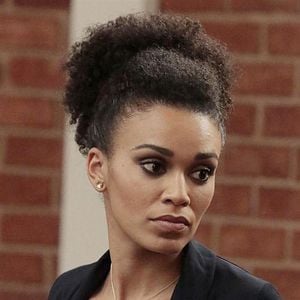 Foto Pearl Thusi