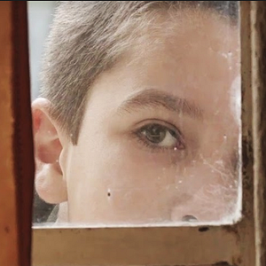 Foto Pedro Sob a Cama