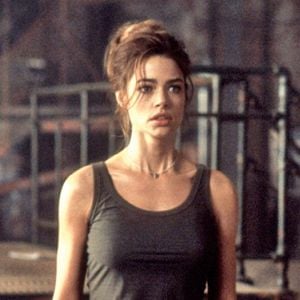 Foto 007 - O Mundo Não é o Bastante