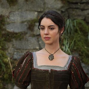 Foto Adelaide Kane