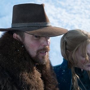 Foto Woman Walks Ahead