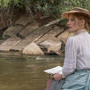 Foto Woman Walks Ahead