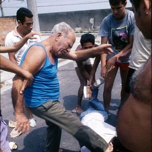 Foto A Primeira Pedra