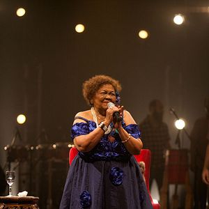 Foto Dona Onete: Flor de Lua