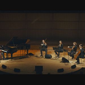 Foto Shut Up And Play The Piano