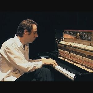 Foto Shut Up And Play The Piano