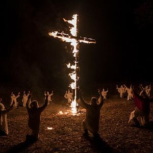 Foto Infiltrado na Klan