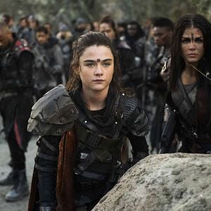 Foto The 100