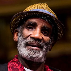 Foto Larrington Walker