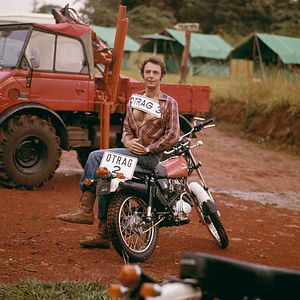 Foto Fly, Rocket Fly! - Mit Macheten zu den Sternen