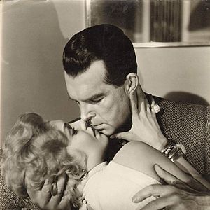 Foto A Morte Espera no 322