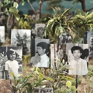 Foto Túmulos Sem Nome