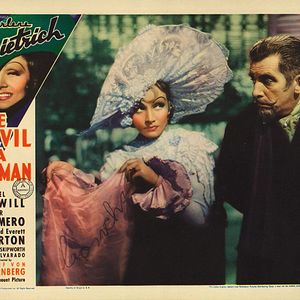 Foto Mulher Satânica