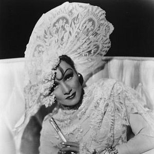 Foto Mulher Satânica