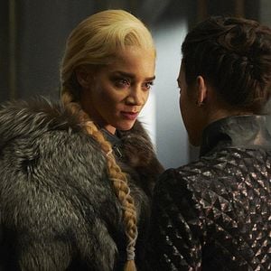 Foto Hannah John-Kamen