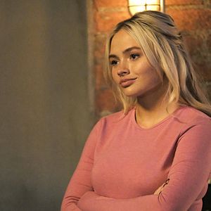 Foto Natalie Alyn Lind