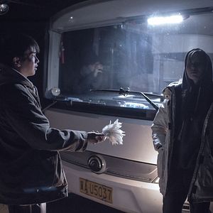 Foto Um Elefante Sentado Quieto