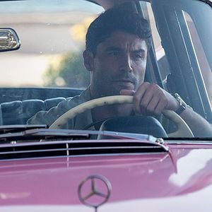 Foto Gente que Vai e Volta