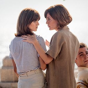 Foto Gente que Vai e Volta