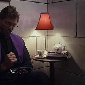 Foto Surviving Confession