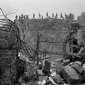 Foto Kanal (They Loved Life)