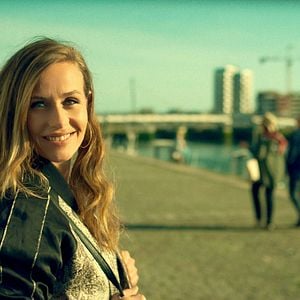 Foto Mulheres Armadas, Homens na Lata