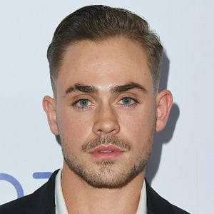Foto Dacre Montgomery