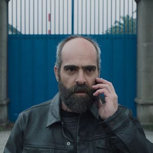 Foto Quem Com Ferro Fere