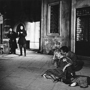 Foto Um Rosto na Noite