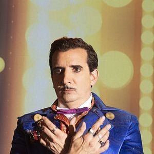 Foto Um Mágico Nada Incrível