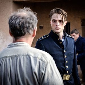 Foto À Espera dos Bárbaros