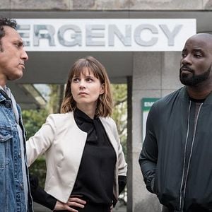 Foto Evil - Contatos Sobrenaturais