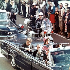 Foto JFK Revisitado: Através do Espelho