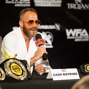 Foto Embattled - Dias de Luta