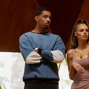 Foto Nove Desconhecidos