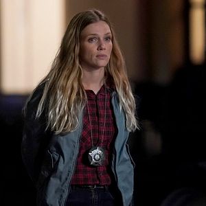 Foto Tracy Spiridakos