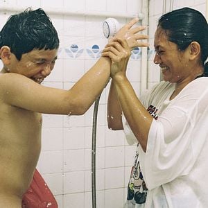 Foto Quando Meus Pais Não Estão em Casa