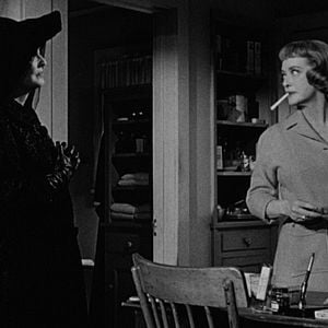 Foto Alguém Morreu em Meu Lugar